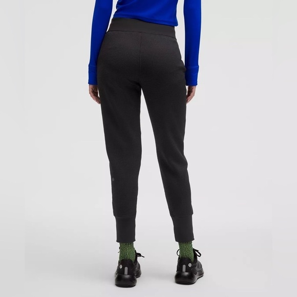 Lululemon Waffle-Knit Mid-Rise Jogger - Picture 3 of 13